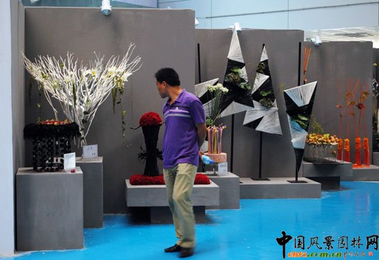 ���ߌû�����(hu��)(����)�҃�(n��i)չ--��ˇ�^(q��)