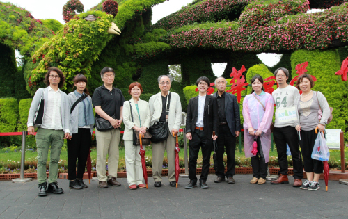 在園博會合影留念