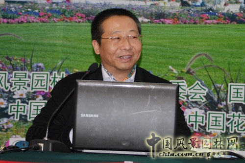 沈陽(yáng)建筑大學(xué)建筑與規(guī)劃學(xué)院副院長(zhǎng)姚宏韜