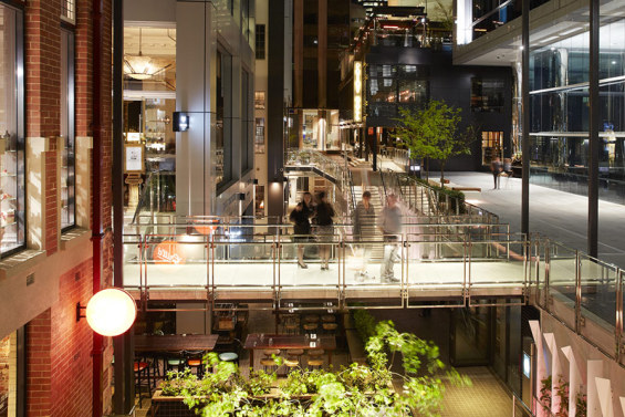 布魯克菲爾德廣場(chǎng)