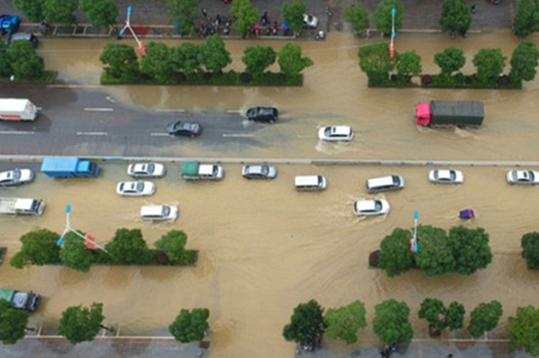 暴雨后多地現(xiàn)“水都” 海綿城市拒絕紙上談兵