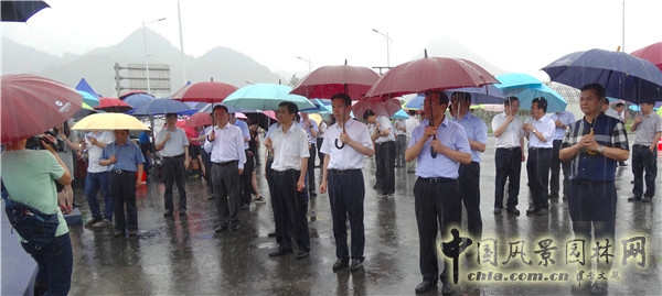 杭州市領導檢查建德320國道精品示范道路建設工程