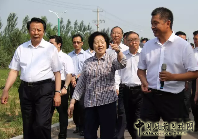 中共中央政治局委員、中央統戰部部長孫春蘭蒙草調研