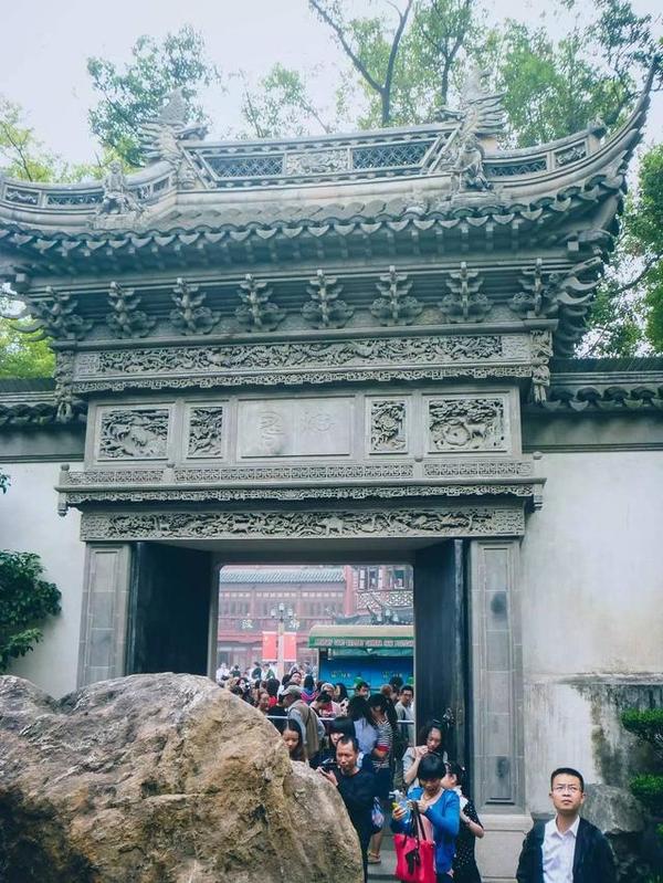 在江南古典園林豫園重拾上海的舊時(shí)光