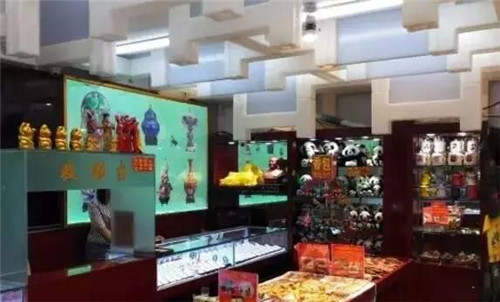 隈研吾爆改的故宮邊茶室，現竟變小商品攤！