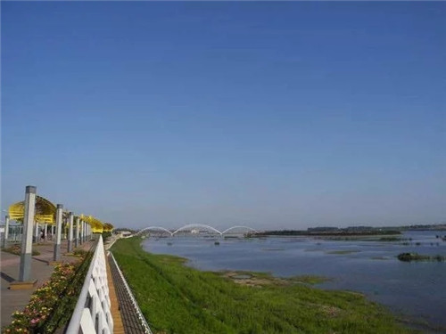 山海關原生態自然景觀游人如織的畫廊