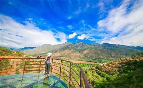 玻璃棧道會吸引你去某個景區(qū)打卡嗎？