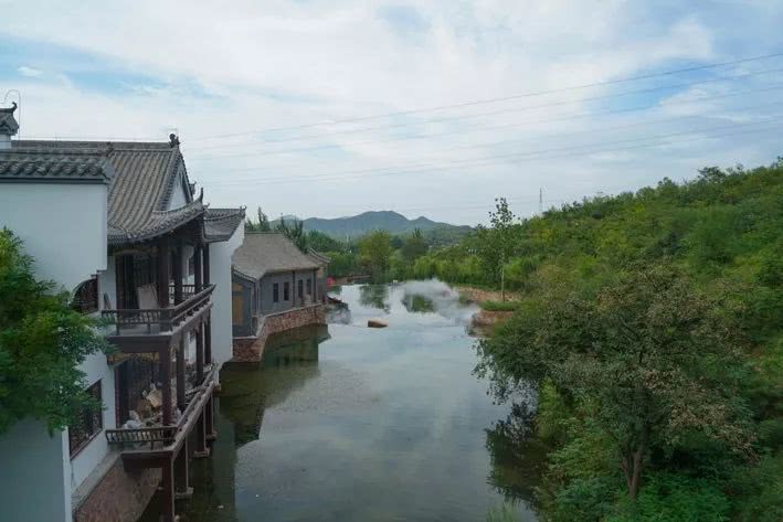 深度觀察:被房地產(chǎn)包圍的特色小鎮(zhèn)