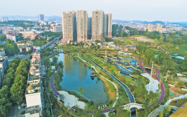 貴陽七彩湖公園:城市花園引人流連