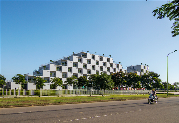 越南FPT大學(xué)行政樓設(shè)計(jì)：混凝土建筑中的綠色體驗(yàn)