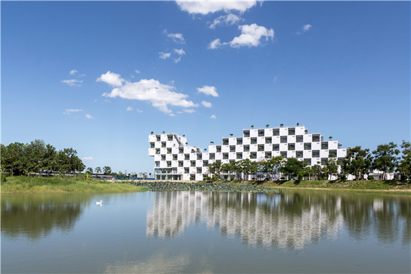 越南FPT大學(xué)行政樓設(shè)計(jì)：混凝土建筑中的綠色體驗(yàn)