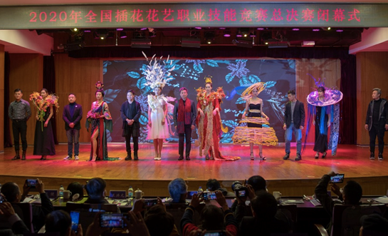插花花藝職業(yè)技能“國賽”閉幕,展示人體花藝秀