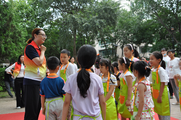 共享“海綿”福利 共建雨水花園