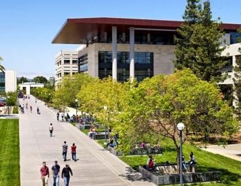 美國湯姆里德景觀設計事務所之斯坦福醫學院藝術上的發現之路