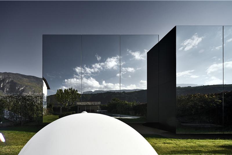 Mirror Houses